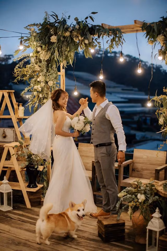 Cuộc sống như mơ của cặp đôi 9X rời bỏ phố thị, hẹn nhau về quê nuôi chó trồng rau và cái kết viên mãn ảnh 1