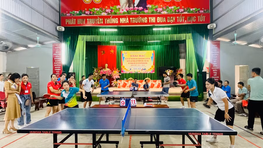 Các vận động viên tham gia tranh tài ở bộ môn Bóng bàn. Các vận động viên tham gia tranh tài ở bộ môn Bóng bàn.