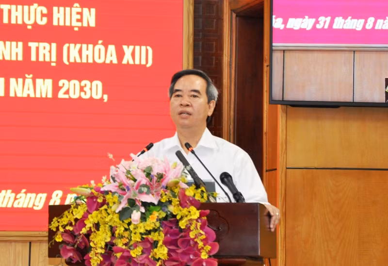 Đồng chí Nguyễn Văn Bình, Ủy viên Bộ Chính trị, Bí thư Trung ương Đảng, Trưởng Ban Kinh tế Trung ương phát biểu chỉ đạo tại Hội nghị.