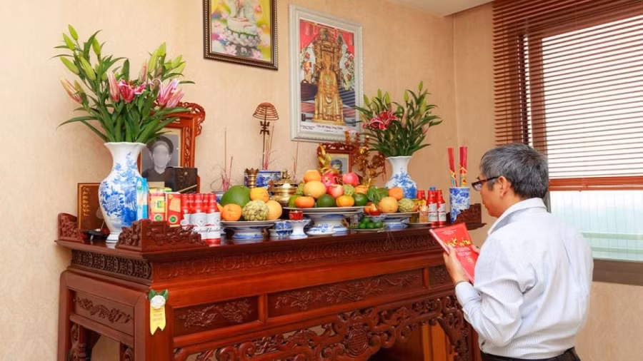 2532_bai-van-khan-cung-ram-thang-gieng-pho-bien-nhat