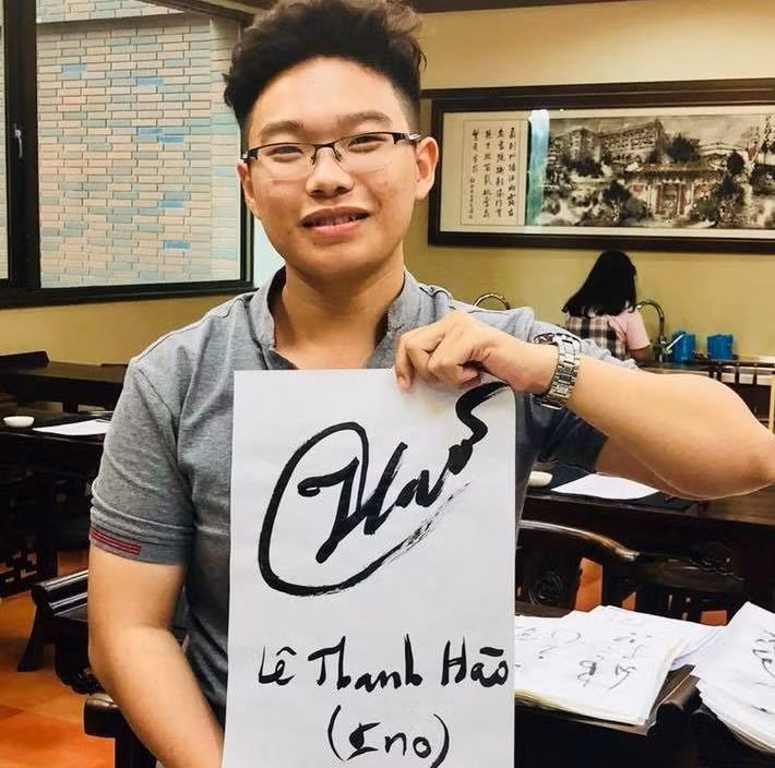Chàng sinh viên thành công với kinh doanh bánh dừa nướng