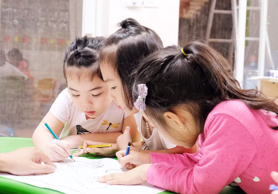 Để trẻ tự giác trong học tập là mục tiêu chung mà các bậc phụ huynh cần hướng tới