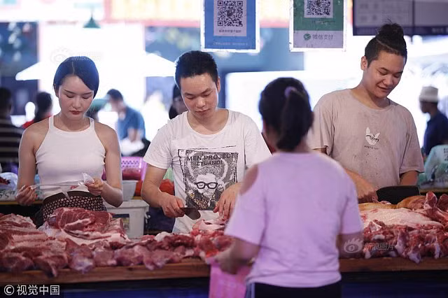Cô gái 26 tuổi bỏ việc văn phòng ra chợ bán thịt được mệnh danh là “Tây Thi thịt lợn” gây sốt mạng xã hội Trung Quốc - Hình 7