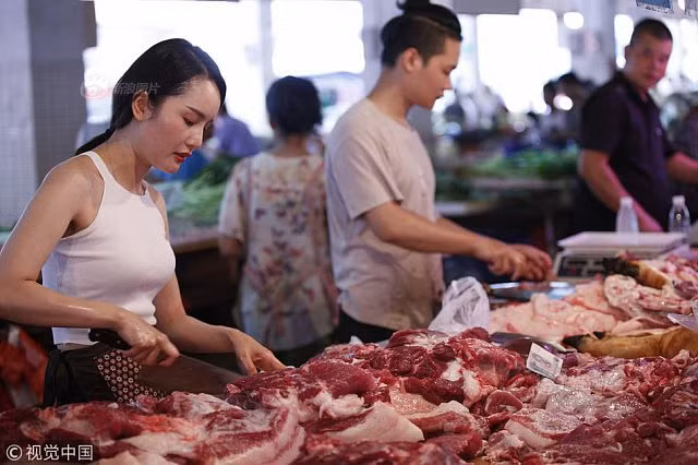 Cô gái 26 tuổi bỏ việc văn phòng ra chợ bán thịt được mệnh danh là “Tây Thi thịt lợn” gây sốt mạng xã hội Trung Quốc - Hình 5