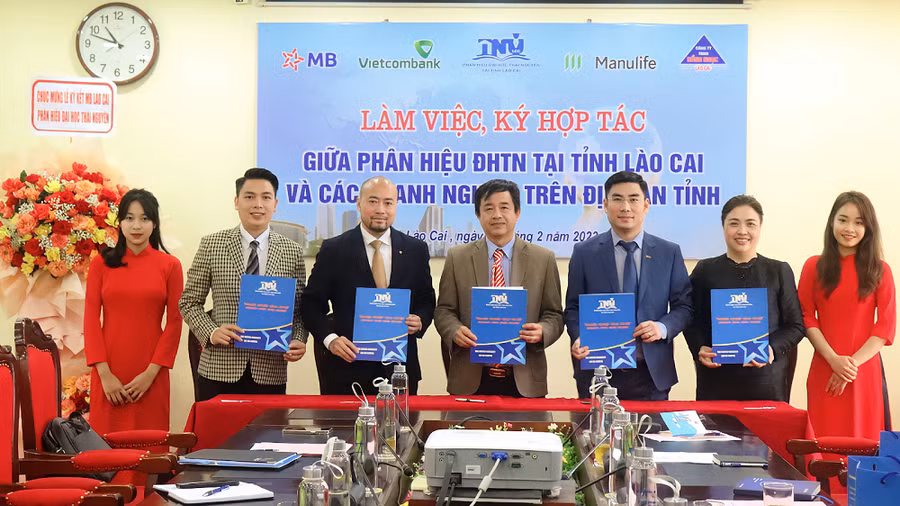 Đẩy mạnh kết nối doanh nghiệp mở rộng cơ hội việc làm cho sinh viên.