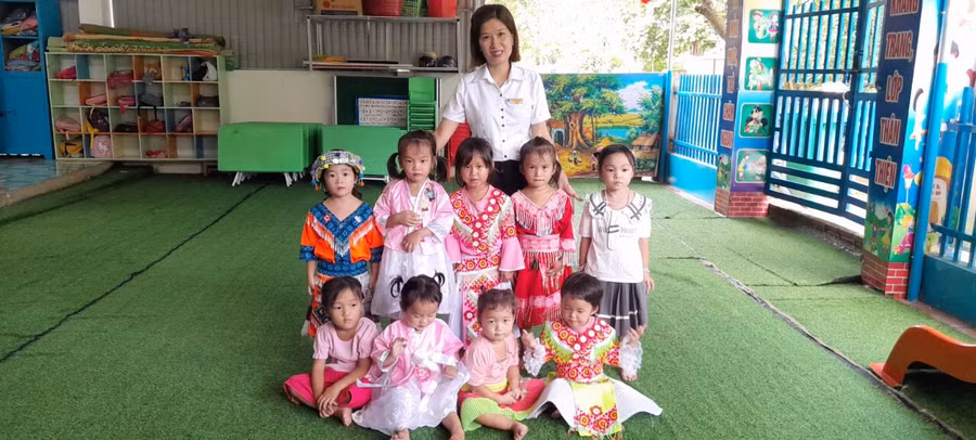 Nỗ lực đưa trẻ dân tộc thiểu số đến trường.