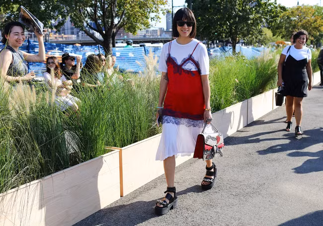 Phong cách phóng khoáng, thực tế ăn sâu vào máu giới mộ điệu thời trang tại NYFW ảnh 6 Phong cách phóng khoáng, thực tế ăn sâu vào máu giới mộ điệu thời trang tại NYFW ảnh 6