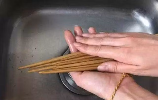 Cảnh báo: Nguy hiểm từ những chiếc đũa ăn hàng ngày, có thể gây bệnh ung thư? ảnh 3