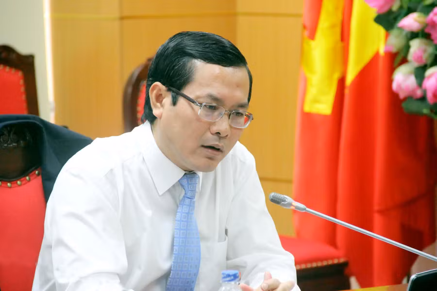“Mục đích tự chủ của các cơ sở giáo dục trong hệ thống giáo dục đại học nói chung là phát triển, tạo ra chất lượng, vị thế mới để đáp ứng nhu cầu nhân lực, phát triển khoa học công nghệ cho đất nước trong giai đoạn hội nhập với thế giới. Vai trò quản lý Nhà nước chuyển đổi từ tiền kiểm sang hậu kiểm, thực sự là Nhà nước kiến tạo. Trước đây quản lý của chúng ta đôi khi ảnh hưởng tới quyền quản trị của nhà trường, thì nay tách bạch quyền quản lý Nhà nước với quyền quản trị của nhà trường, làm sao Nhà nước thực hiện đúng vai trò quản lý của mình. Sửa đổi của Luật lần này thể hiện rõ tinh thần đó”. Thứ trưởng Nguyễn Văn Phúc “Mục đích tự chủ của các cơ sở giáo dục trong hệ thống giáo dục đại học nói chung là phát triển, tạo ra chất lượng, vị thế mới để đáp ứng nhu cầu nhân lực, phát triển khoa học công nghệ cho đất nước trong giai đoạn hội nhập với thế giới. Vai trò quản lý Nhà nước chuyển đổi từ tiền kiểm sang hậu kiểm, thực sự là Nhà nước kiến tạo. Trước đây quản lý của chúng ta đôi khi ảnh hưởng tới quyền quản trị của nhà trường, thì nay tách bạch quyền quản lý Nhà nước với quyền quản trị của nhà trường, làm sao Nhà nước thực hiện đúng vai trò quản lý của mình. Sửa đổi của Luật lần này thể hiện rõ tinh thần đó”. Thứ trưởng Nguyễn Văn Phúc