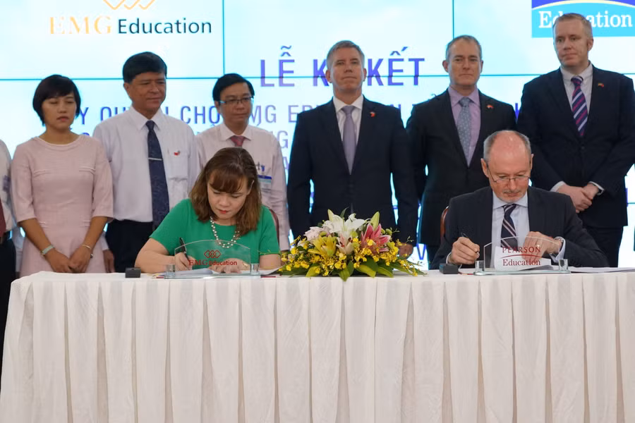Pearson Education và EMG Education kí kết ủy quyền khảo thí các chứng chỉ tiếng Anh