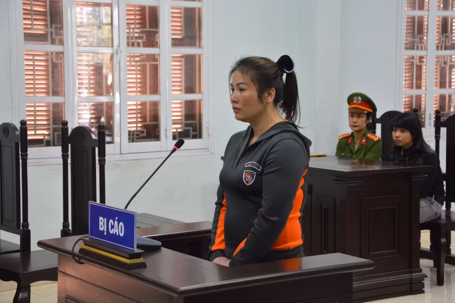 Bị cáo Hà tại phiên tòa. Bị cáo Hà tại phiên tòa.