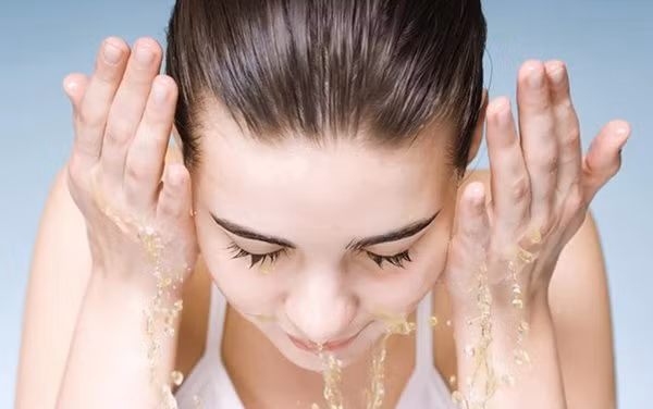 10 thói quen tai hại khiến bạn ngày càng già nua, mặt đầy nếp nhăn ảnh 1 10 thoi quen tai hai khien ban ngay cang gia nua, mat day nep nhan - 1
