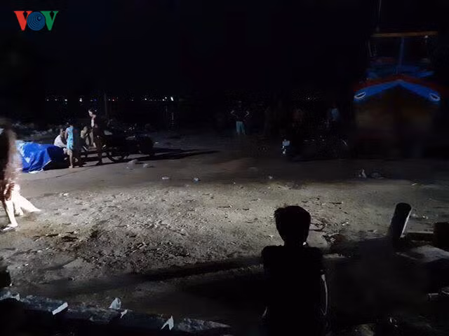 lat ghe tren vinh van phong, 3 nguoi tu vong hinh 2