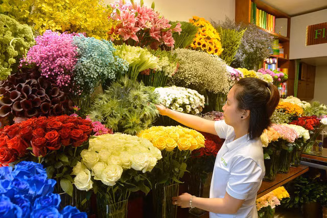 Thị trường hoa tươi tại TPHCM sôi động với nhiều loại hoa “độc”.