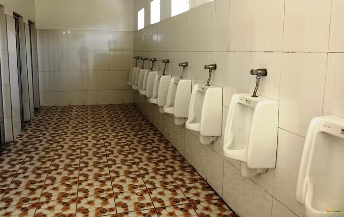 Nhà vệ sinh 
