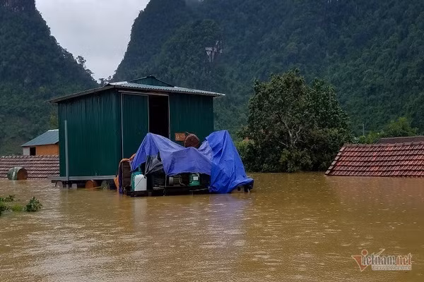 Nhờ sáng tạo này, dân Quảng Bình không phải lên núi trú ẩn khi lũ ập