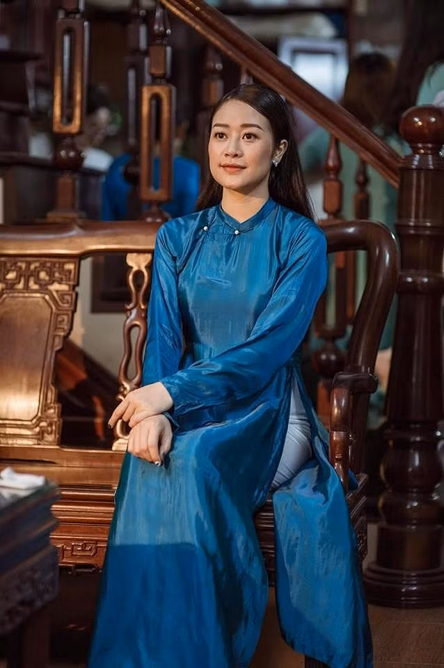 Ba cựu học sinh THPT Chu Văn An nổi tiếng giới trẻ: MC, hot girl đủ cả - ảnh 4
