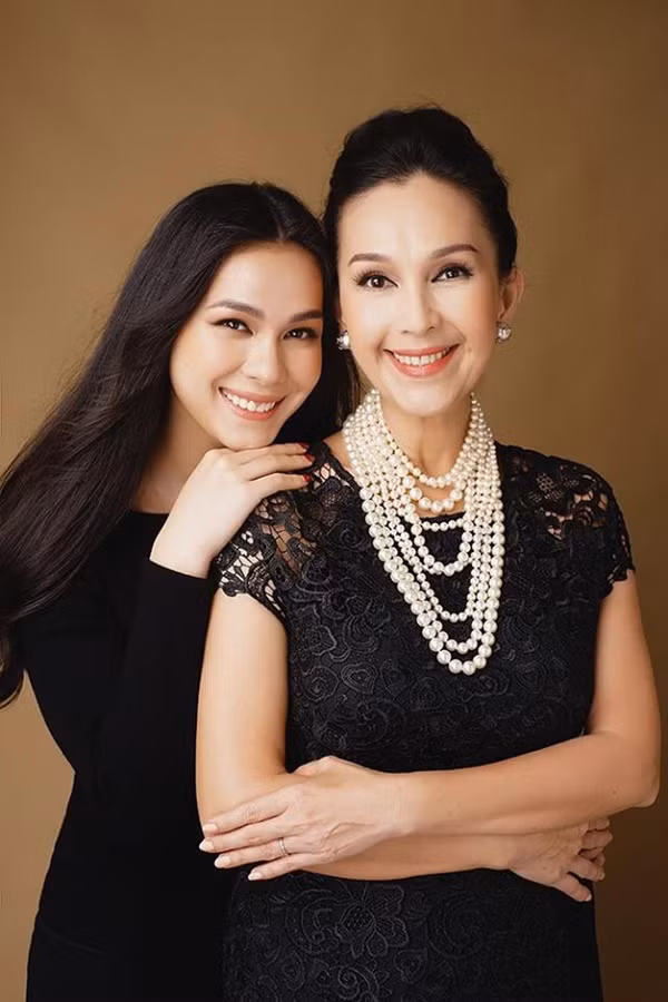 Ngỡ ngàng với diện mạo xinh đẹp của các ái nữ nhà sao Việt: Toàn là những mỹ nhân hàng đầu, sở hữu cuộc sống sang chảnh ai cũng ghen tị-12