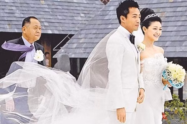 Chia tay hơn 11 năm, Từ Hy Viên gây bất ngờ khi tiết lộ cách đối xử với bạn trai cũ ảnh 3 chia tay da hon 11 nam, cach tu hy vien doi xu voi ban trai cu gay chu y - 5