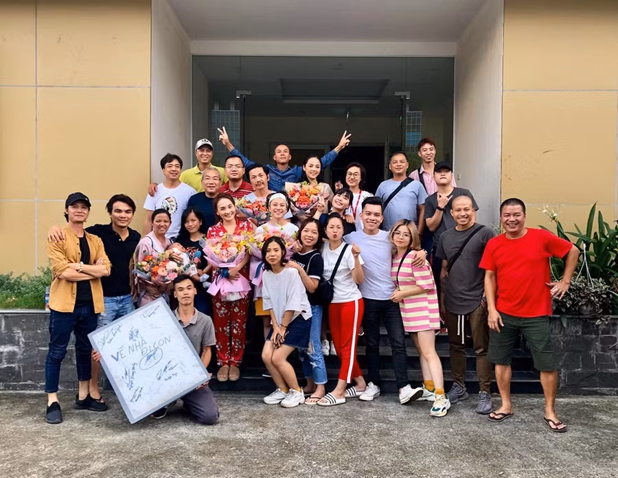 Bảo Hân hé lộ những hình ảnh không bao giờ lên sóng của “Về nhà đi con“ ảnh 9 Sự kiện - Bảo Hân bất ngờ lộ những hình ảnh không bao giờ lên sóng của