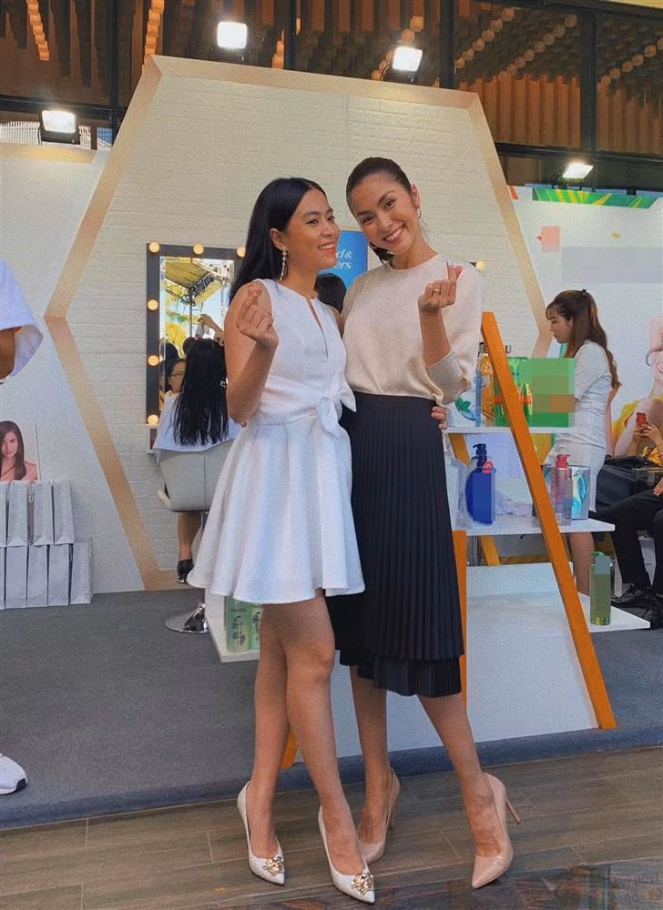 Nổi tiếng xinh đẹp, ai ngờ Hoàng Thùy Linh phải chịu lép vế khi đứng cạnh người này ảnh 2 Nổi tiếng xinh đẹp, ai ngờ Hoàng Thùy Linh phải chịu cảnh lép vế khi đứng cạnh gái hai con Tăng Thanh Hà-2