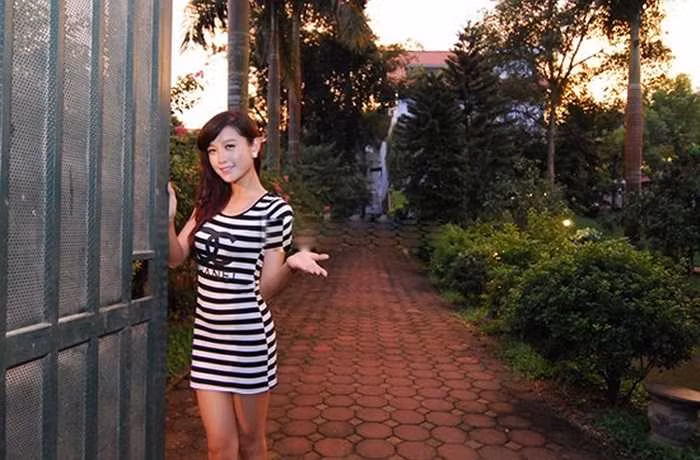 Tham nha cua cac Hoa hau, A hau sau khi dang quang hinh anh 5