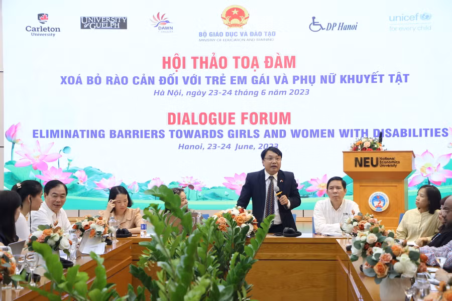 Hội thảo tọa đàm do Bộ GD&ĐT chủ trì, phối hợp tổ chức cùng Quỹ Nhi đồng Liên Hợp Quốc - UNICEF, Đại học Carleton (Canada) và Hội Người Khuyết tật TP Hà Nội sẽ kéo dài trong hai ngày 23 - 24/6. 