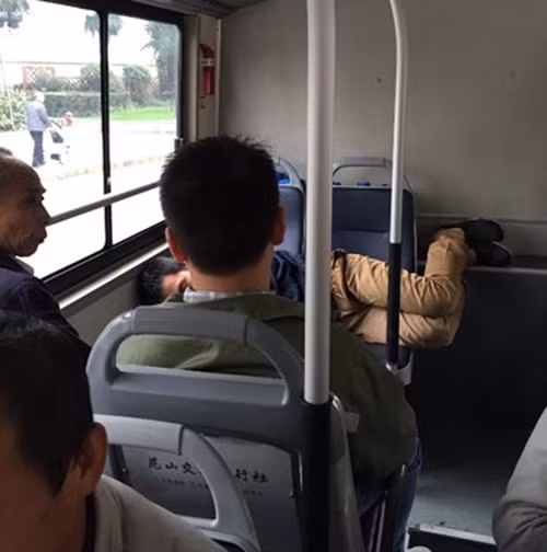 Xe này là xe nhà tôi.