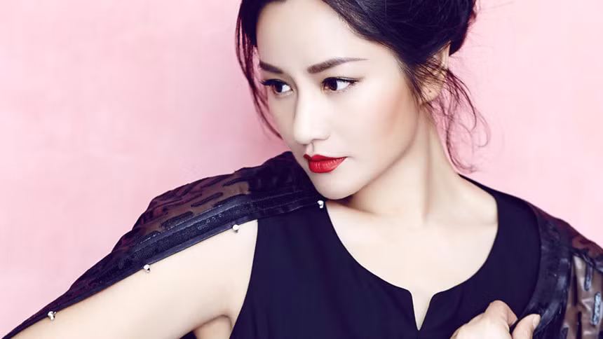 Vì sao Lý Á Bằng không đẹp trai vẫn cưa đổ được Vương Phi, Châu Tấn? ảnh 2 Ly A Bang khong dep trai van cua do duoc Vuong Phi, Chau Tan hinh anh 2