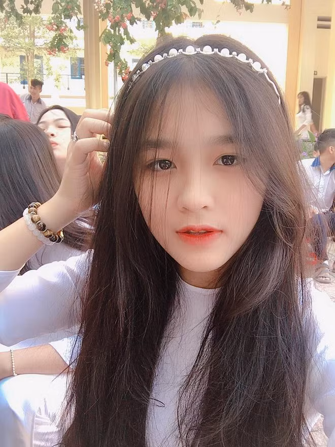 Nữ sinh Đồng Nai nổi như cồn sau một lần bị đăng ảnh trên Facebook, được khen giống Han Sara nhưng dễ thương hơn-6
