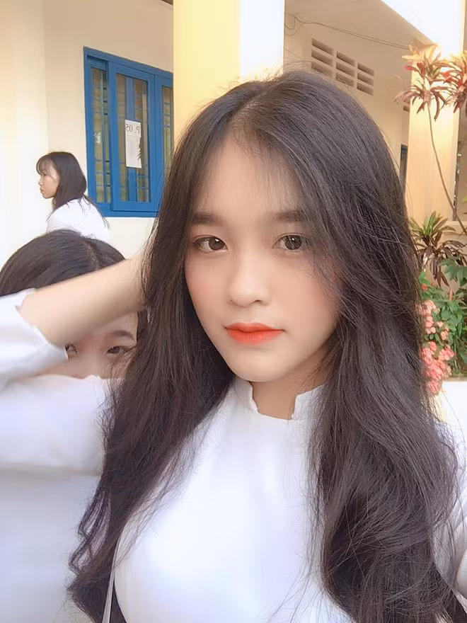Nữ sinh Đồng Nai nổi như cồn sau một lần bị đăng ảnh trên Facebook, được khen giống Han Sara nhưng dễ thương hơn-8