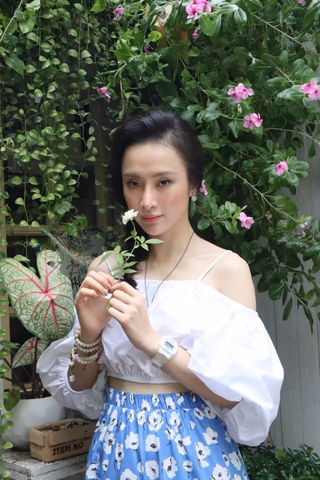 Angela Phương Trinh lộ ảnh gầy gò đến mức báo động sau thời gian dài tạm trốn showbiz