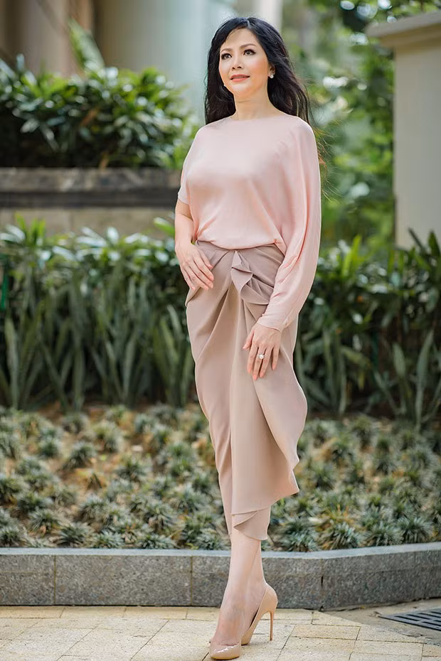 Hoa hậu Thiên Nga: Tiểu thư cành vàng 2 lần đăng quang Hoa hậu, lấy chồng Giáo sư đại học Mỹ nhưng phải chịu nhiều bất hạnh nghiệt ngã - Ảnh 6.