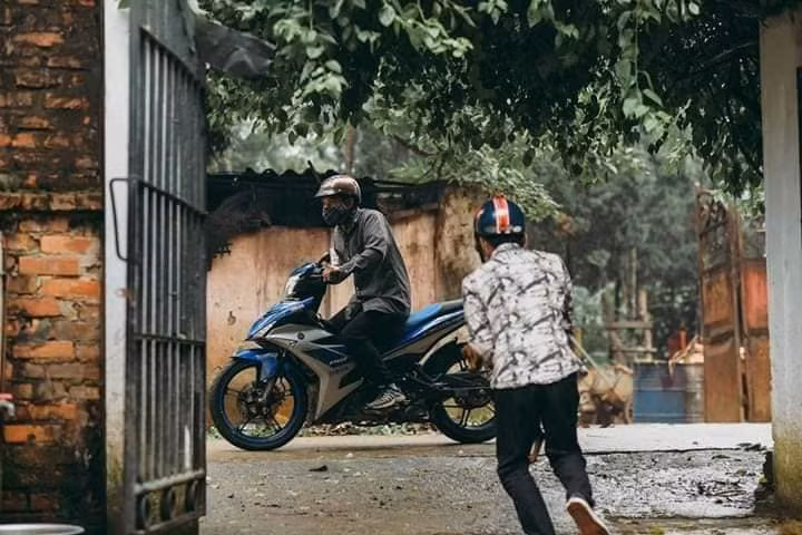 Bộ ảnh chân thực đến từng cảm xúc, 2 thanh niên tái hiện cảnh trộm chó và cái kết nhãn tiền
