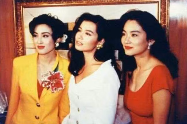 Nhìn lại nhan sắc của loạt đại mỹ nhân Cbiz gần 20 năm trước để hiểu rằng Dương Mịch, Địch Lệ Nhiệt Ba của hiện tại nhạt nhòa thế nào - Ảnh 12. Nhìn lại nhan sắc của loạt đại mỹ nhân Cbiz gần 20 năm trước để hiểu rằng Dương Mịch, Địch Lệ Nhiệt Ba của hiện tại nhạt nhòa thế nào - Ảnh 12.