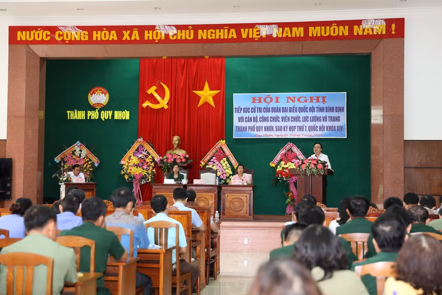 Bộ trưởng Phùng Xuân Nhạ thông báo kết quả kỳ họp thứ 7 Quốc hội Khóa XIV đến cử tri