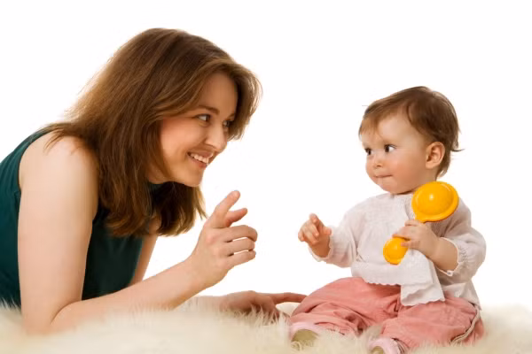 Cách giao tiếp xã hội của trẻ nhỏ