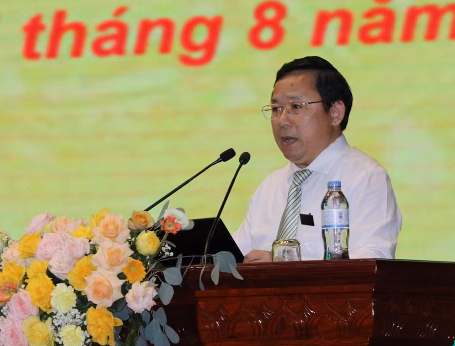 Ông Đinh Trung Tuấn - Giám đốc Sở GD&amp;ĐT tỉnh Lai Châu phát biểu tại hội nghị