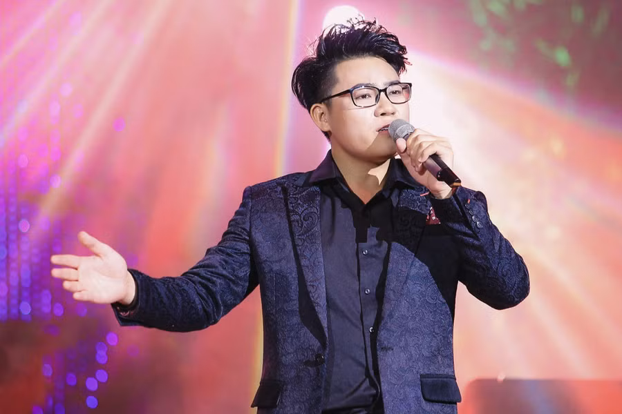 Ca sĩ Duy Cường. Ca sĩ Duy Cường.