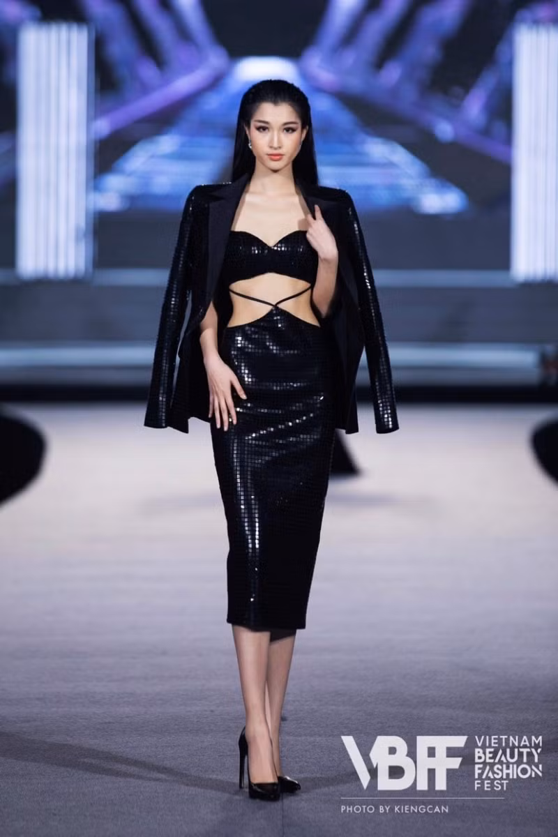 Nguyễn Phương Nhi được nhận xét là ứng viên mạnh tại cuộc thi năm nay nhờ gương mặt đậm chất Á Đông, hình thể cân đối, phong thái tự tin.