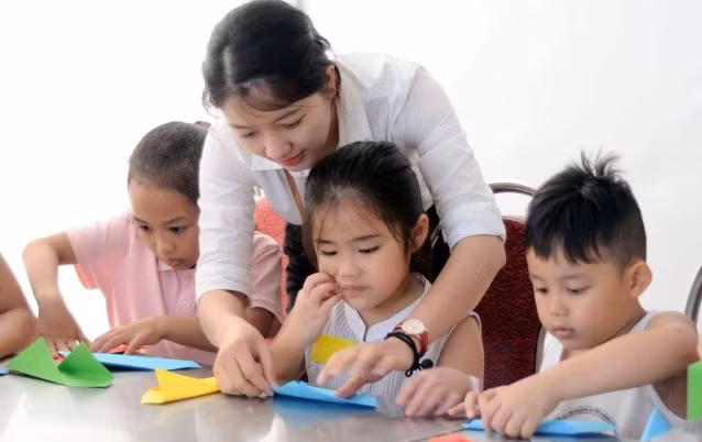 Chuẩn hóa đội ngũ là yêu cầu quan trọng trong nhiệm vụ đổi mới GD mầm non Chuẩn hóa đội ngũ là yêu cầu quan trọng trong nhiệm vụ đổi mới GD mầm non