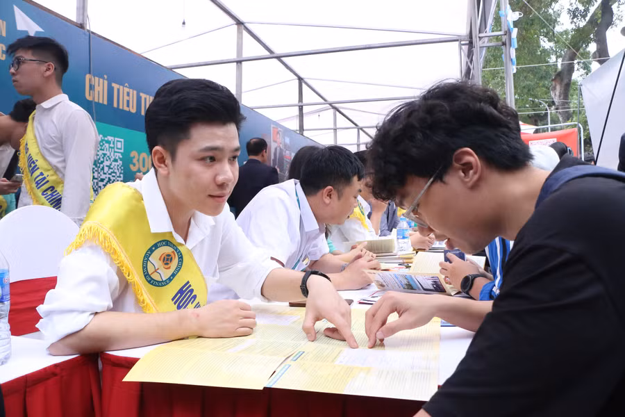 Năm 2023, Học viện Tài chính tuyển sinh 4.200 chỉ tiêu hệ đại học chính quy, tăng 200 chỉ tiêu so với năm trước.