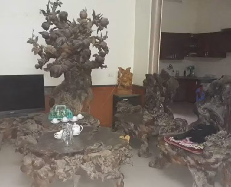 Sợ Tết vì... ám ảnh dọn đồ gỗ chạm trổ ảnh 6