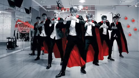 Chàng trai Monsta X hóa thân thành ma cà rồng Chàng trai Monsta X hóa thân thành ma cà rồng