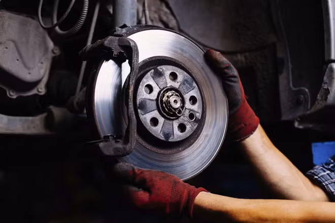 Những chi tiết cần kiểm tra trên ôtô trong mùa mưa