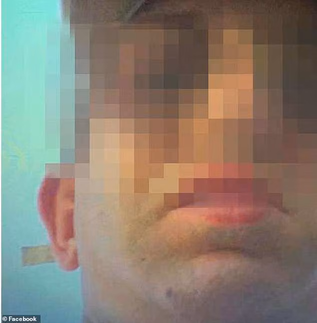 thay chai nuoc la o cho tam bien, nguoi phu nu soc nang phat hien thu dang sau nhan chai - 4