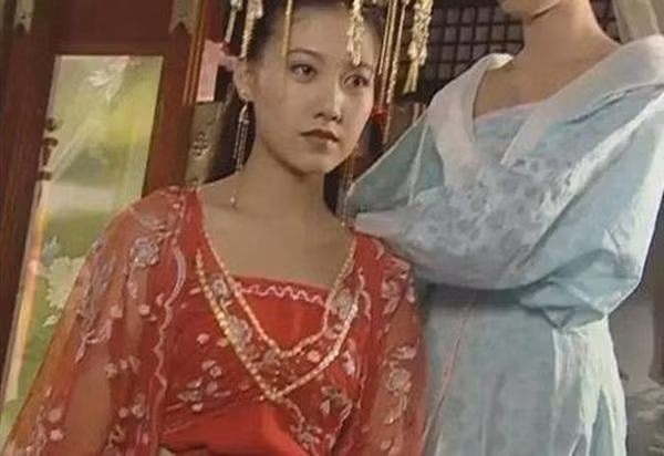 khong phai trieu vy, lam tam nhu, co gai to huu bang theo duoi suot 3 nam la nguoi nay - 4