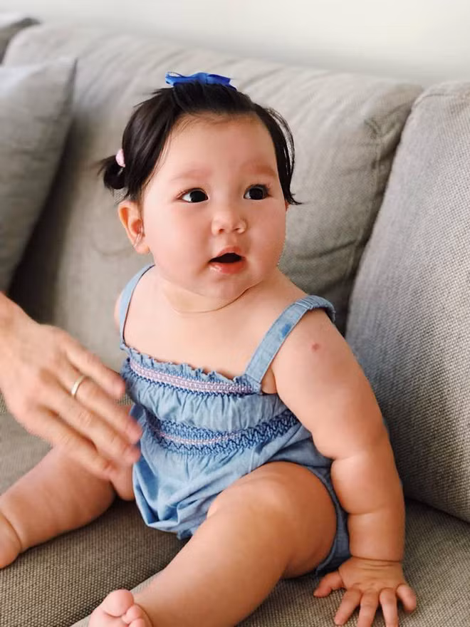 Chưa tròn 1 tuổi mà ba tiểu công chúa nhà sao Việt đã được dự đoán xinh đẹp, sành điệu hơn cả mẹ - Ảnh 9. Chưa tròn 1 tuổi mà ba tiểu công chúa nhà sao Việt đã được dự đoán xinh đẹp, sành điệu hơn cả mẹ - Ảnh 9.