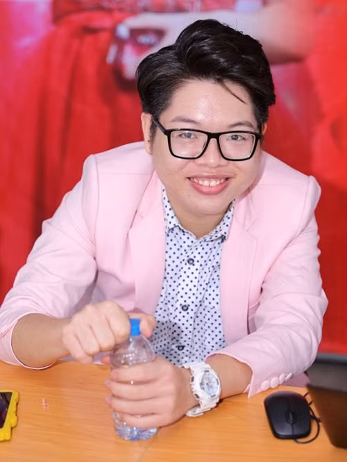 Giật mình ảnh quá khứ "quê một cục" của dàn mỹ nam hàng đầu showbiz Việt ảnh 15 Giật mình ngắm hình ảnh quá khứ quê một cục của dàn mỹ nam hàng đầu showbiz Việt-15
