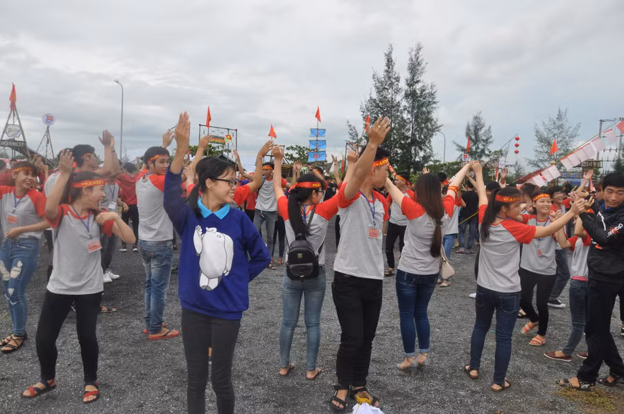 Sôi động hội trại “Sức trẻ cao đẳng Công nghệ Thông tin”
